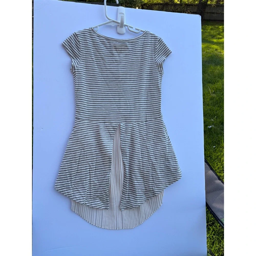 Mia Joy Joyfolie Girls Maya Top Gray Stripe Pleated High Low Shirt‎ Size 8 NWT